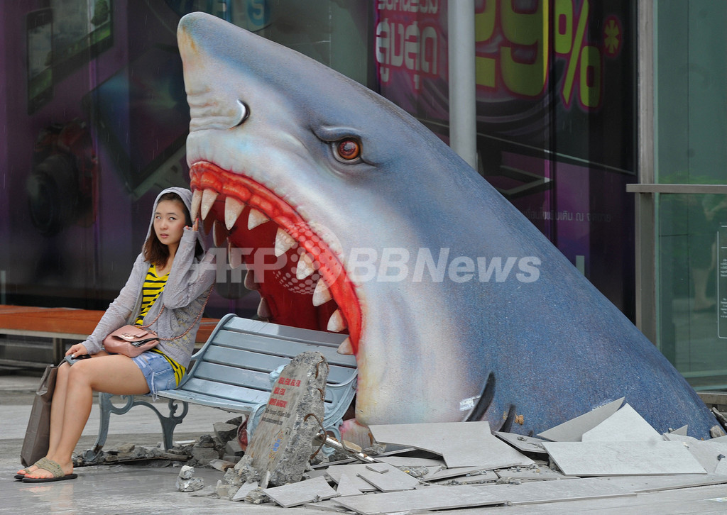 バンコクの街中にジョーズ出現 観光客向けオブジェ 写真1枚 国際ニュース Afpbb News