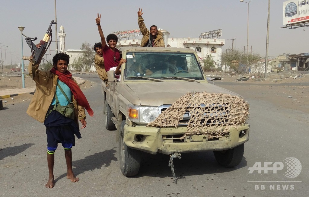 イエメン内戦、ホデイダで停戦発効も数分後に戦闘発生 写真3枚 国際ニュース：AFPBB News