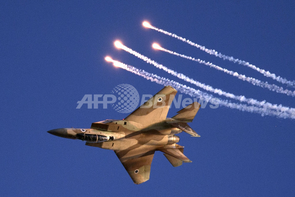 イスラエル空軍基地で航空ショー、 養成学校の卒業式祝う 写真17枚 国際ニュース：AFPBB News