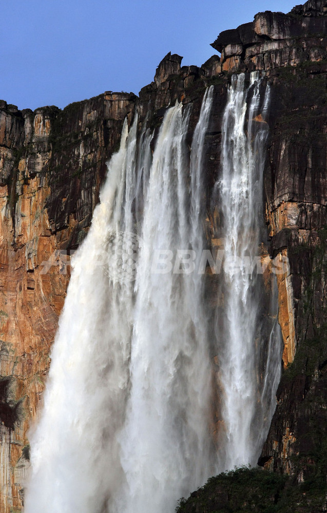 世界遺産の滝 米国人発見者の名前は止めるべし とチャベス大統領 写真2枚 国際ニュース Afpbb News
