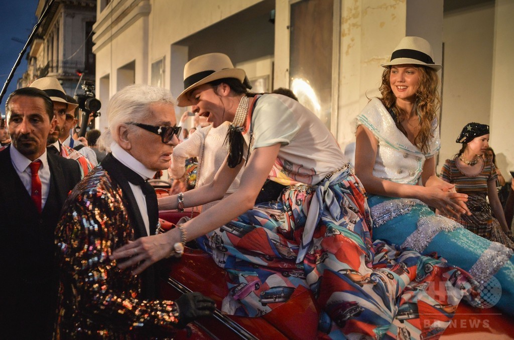 「シャネル」16/17年クルーズ・コレクション