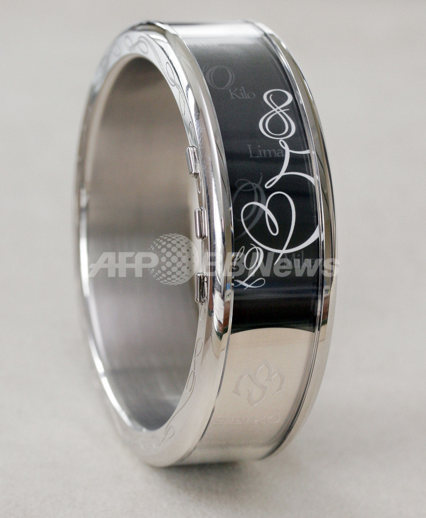 ブレスレットに流れるアラビア文字、セイコーが新製品