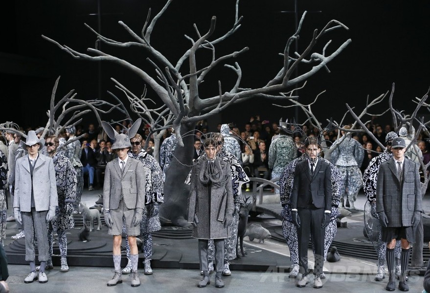 ＜14/15年秋冬パリ・メンズコレクション＞トム・ブラウン