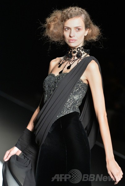 ＜14/15年秋冬東京コレクション＞タエ・アシダ