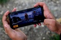 バトルロイヤルゲーム「PUBG: Battlegrounds」のプレー画面。アフガニスタンの首都カブールの公園で（2022年4月21日撮影）。(c)Wakil Kohsar / various sources / AFP