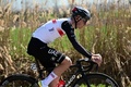 自転車ロードレースのワンデークラシック、ミラノ～サンレモ。レースに臨むUTEのタデイ・ポガチャル（2023年3月18日撮影）。(c)Marco BERTORELLO / AFP