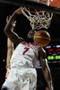 FIBAバスケットボール・ワールドカップ（FIBA Basketball World Cup 2014）決勝、米国対セルビア。シュートを決める米国のケネス・フェリード（Kenneth Faried、2014年9月14日撮影）。(c)AFP/JAVIER SORIANO