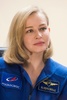 カザフスタン・バイコヌール宇宙基地で会見する女優のユリア・ペレシルドさん。ロスコスモス提供（2021年10月4日撮影・公開）。(c)AFP PHOTO / Russian space agency Roscosmos/ Andrey SHELEPIN