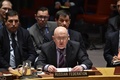 米ニューヨークの国連本部で開かれた国連安全保障理事会の会合で発言するロシアのワシリー・ネベンジャ国連大使（2018年4月10日撮影）。(c)AFP PHOTO / HECTOR RETAMAL