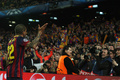 サッカー欧州チャンピオンズリーグ2013-14（UEFA Champions League 2013-14）決勝トーナメント1回戦第2戦、FCバルセロナ（FC Barcelona）対マンチェスター・シティ（Manchester City）。得点を決め喜ぶFCバルセロナのダニエウ・アウベス（Daniel Alves、2014年3月12日撮影）。(c)AFP/QUIQUE GARCIA