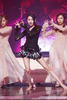 韓国のケーブルテレビ局エムネット（Mnet）が放送する音楽番組「エム・カウントダウン（M countdown）」の公開収録で、パフォーマンスを披露する歌手のソンミ（Sun-Mi、2014年2月27日撮影）。(c)STARNEWS