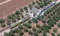 イタリア南部プーリア州で起きた列車衝突事故の現場。地元消防当局提供（2016年7月12日提供）。(c)AFP/Vigili del Fuoco