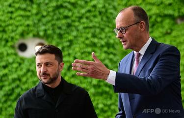 若いウクライナ人男性を出国させないで ドイツ首相「母国で役目を果たすべき」