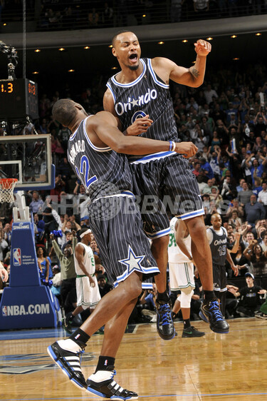 マジック ルイスの活躍でセルティックスに逆転勝利 写真30枚 国際