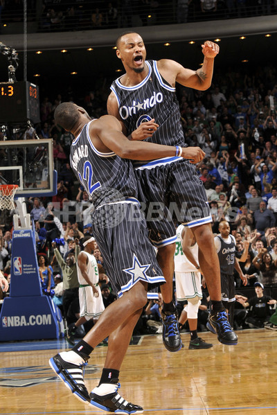 マジック ルイスの活躍でセルティックスに逆転勝利 写真30枚 国際