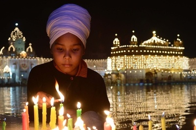 華やかに祝う、光の祭典「ディワリ」