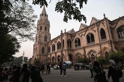 パキスタンに「ホグワーツ魔法学校」出現 大学でイベント