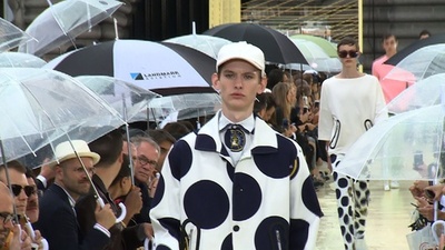 動画：インパクト大のドット柄に注目、「ケンゾー」15年春夏メンズ