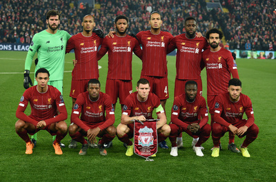 リバプール選手は膝つき、英サッカー界で連帯の輪 米黒人死亡事件