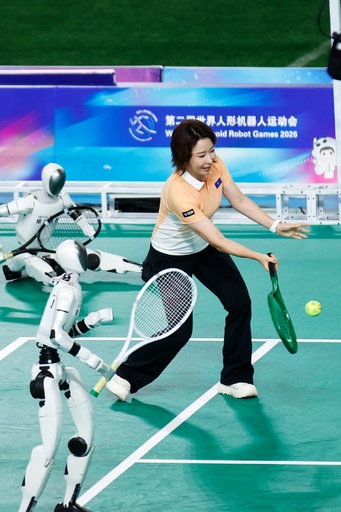 テニスだけじゃない　中国の人型ロボットが新たな舞台へ