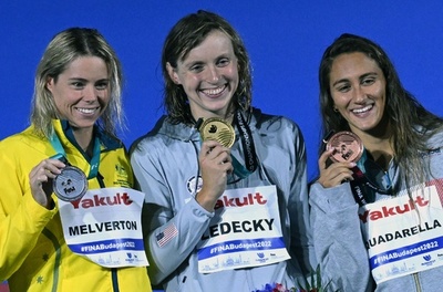 レデッキーが女子800m自由形で前人未到の5連覇 世界水泳