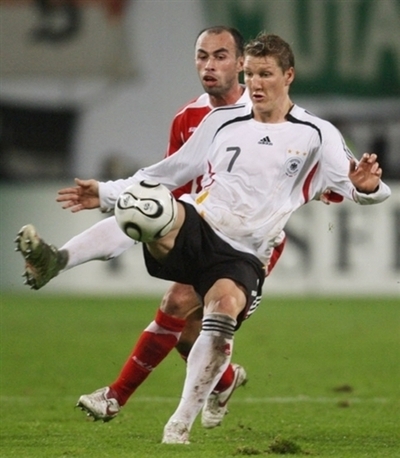 ＜サッカー 欧州選手権2008・予選＞シュバインシュタイガー 怪我の回復が遅れ欠場へ - ドイツ