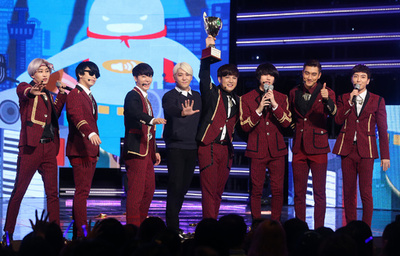 音楽番組「ショー！チャンピオン」、スーパージュニアとKARAが登場