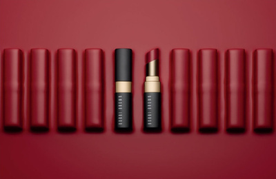 「ボビイ ブラウン」保湿&発色を備えるオイルベースリップカラー  