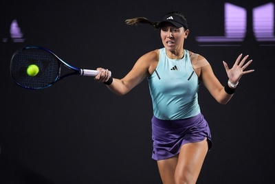 ペグラが決勝へ サバレンカ対シフィオンテクは順延 WTAファイナルズ