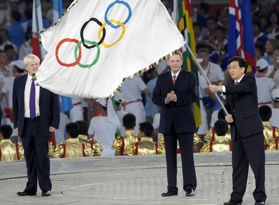 ロンドン市長、五輪閉会式での「無礼」を釈明