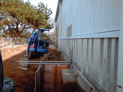 福島第1原発で作業員死亡、土砂に埋まり