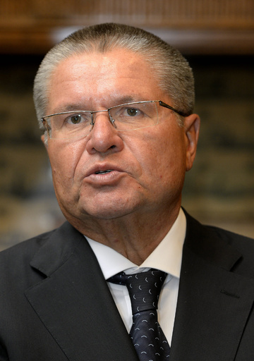 ロシア経済相、収賄容疑で拘束 国営石油会社から2億円超受領か