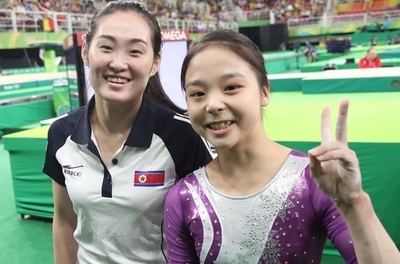 韓国の女子体操選手、北朝鮮選手との自撮りの反響に「びっくり」