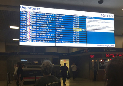 米NYで通勤列車が脱線、負傷者なし