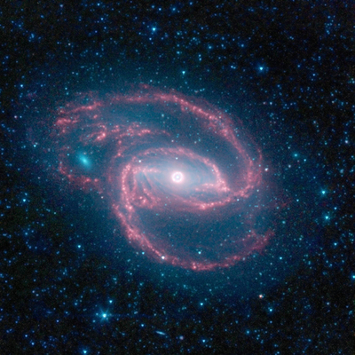 スピッツァー宇宙望遠鏡がとらえた銀河「NGC1097」