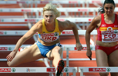 Snihur 女子100メートルハードルを制す