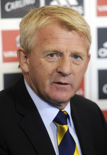 スコットランド代表監督に元セルティックのストラカン氏