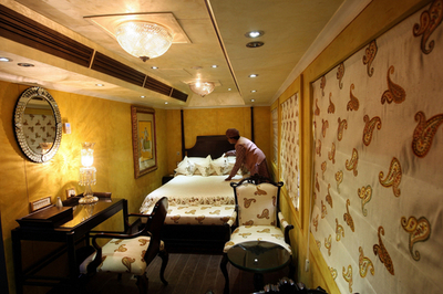 インドの高級列車、豪華客室を披露