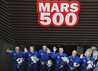 火星探査想定の「閉鎖空間実験」終了、105日ぶりに「帰還」