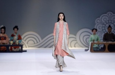 強烈なスタイルだが日常的な「新中国風コーディネート」が中国の若者を虜にする