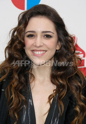 「第9回ラテン・グラミー賞」授賞式、豪華ミュージシャンが登場 写真15枚 ファッション ニュースならMODE PRESS powered by