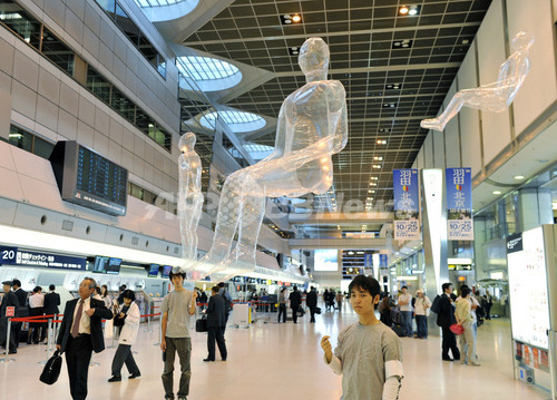 羽田空港でパブリックアート展 空気の港 開催 写真5枚 ファッション ニュースならmode Press Powered By Afpbb News