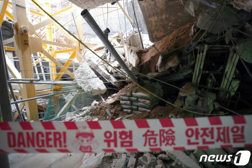 仁川市西区黔丹のあるマンションの地下駐車場スラブ崩壊現場(c)news1