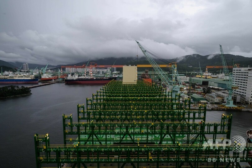 世界最大級のコンテナ船、韓国で完成間近 地球全人口分のチョコパイ積載可能