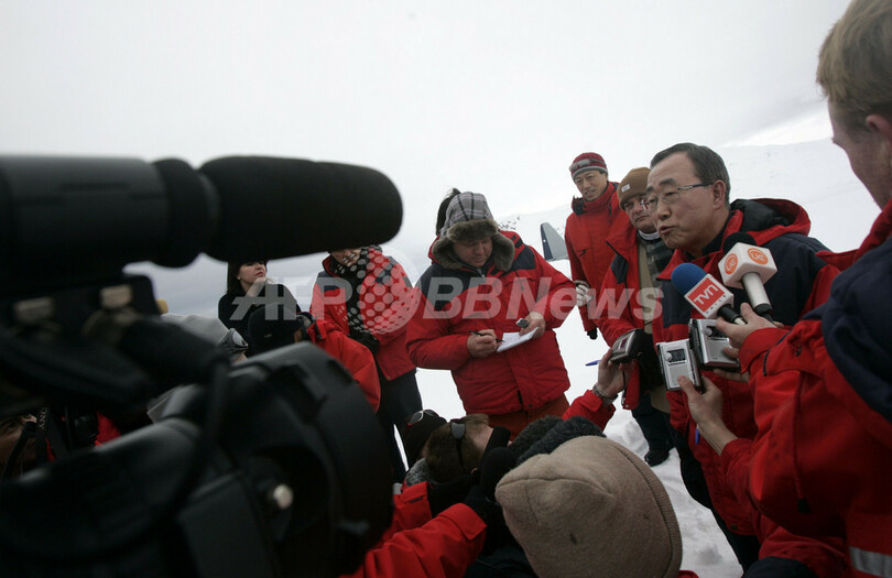 国連事務総長　温暖化実地視察のため初の南極訪問