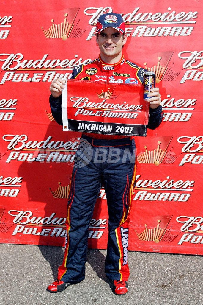 ジェフ・ゴードン シーズン9度目のポールポジション 写真4枚 国際ニュース：AFPBB News