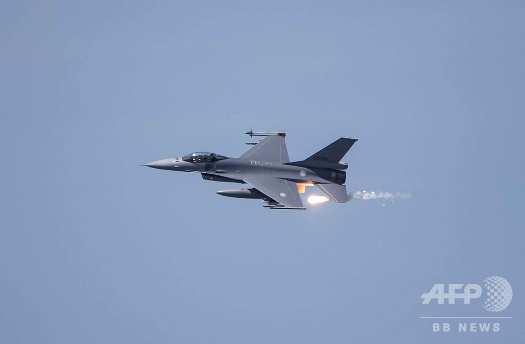 中国軍機が台湾防空圏に進入、5日間で4回目 台湾は緊急発進 中国軍機が台湾防空圏に進入、5日間で4回目 台湾は緊急発進