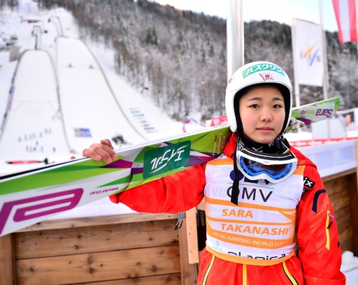 高梨2位、今季9勝目はならず ジャンプW杯女子 写真10枚 国際ニュース