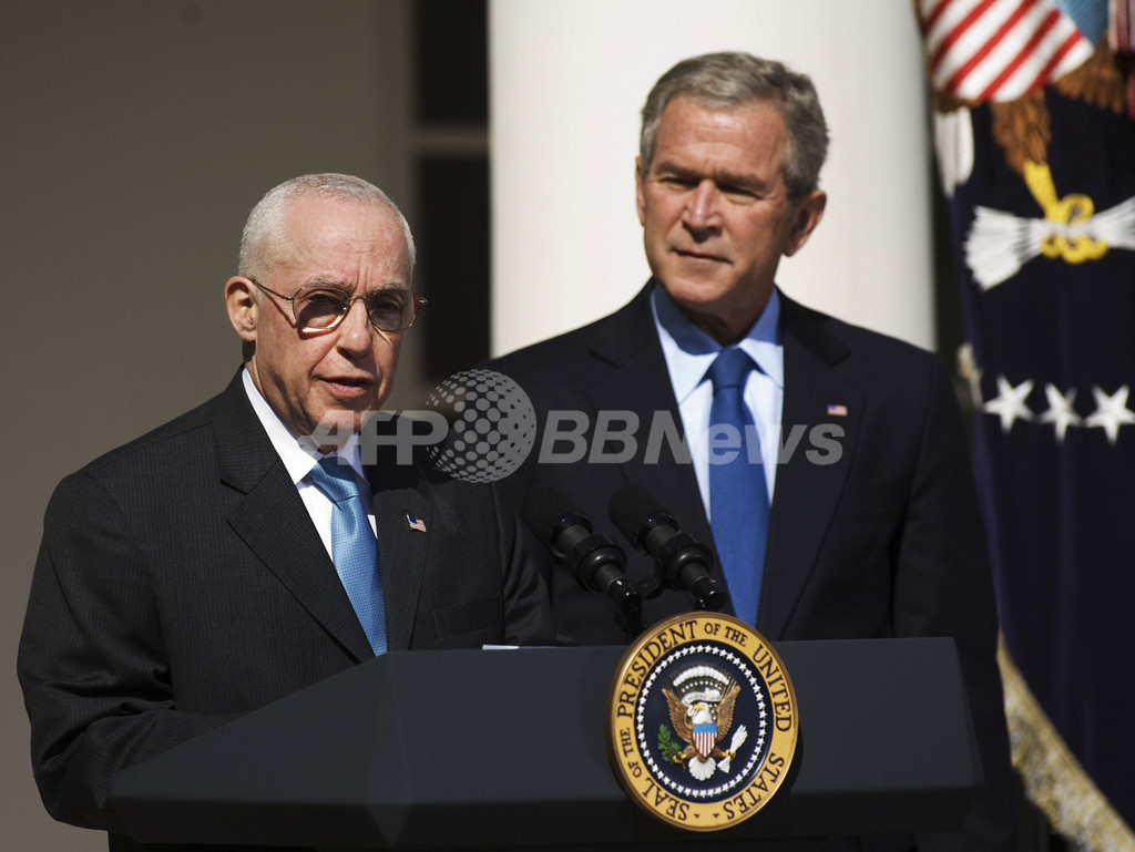 ブッシュ大統領、新司法長官にムケージー元連邦地裁判事を指名 写真5枚 国際ニュース:AFPBB News