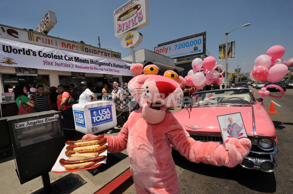 ピンクパンサー、ホットドッグでDVDをPR 写真3枚 国際ニュース：AFPBB News